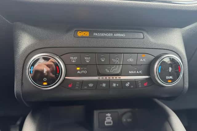 Ford Kuga (2023) thumbnail 32