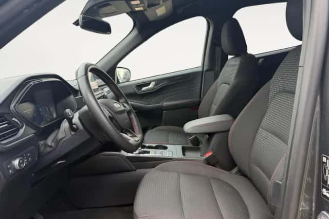 Ford Kuga (2023) thumbnail 5
