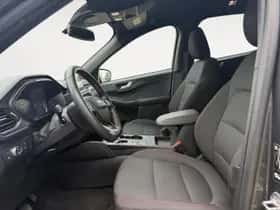 Ford Kuga (2023) thumbnail 5