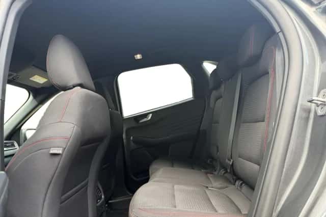 Ford Kuga (2023) thumbnail 6