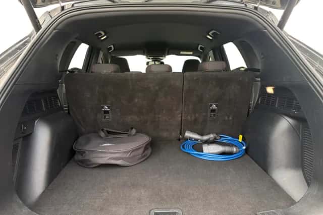 Ford Kuga (2023) thumbnail 10