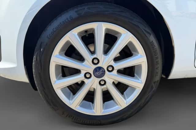 Ford Fiesta (2017) thumbnail 15