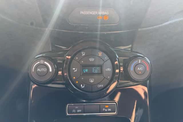 Ford Fiesta (2017) thumbnail 26