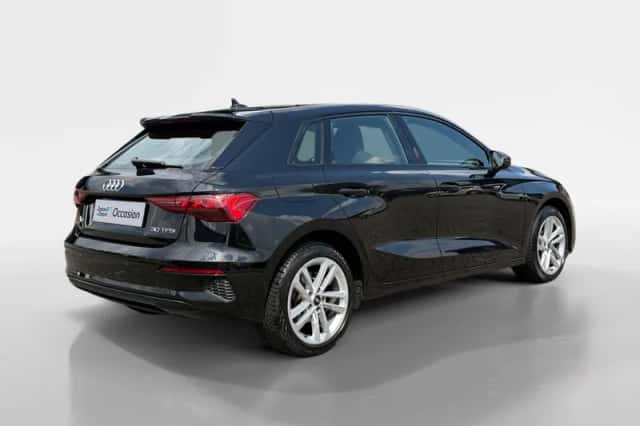Audi A3 (2023) thumbnail 2