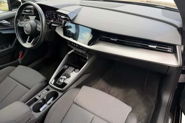 Audi A3 (2023) thumbnail 3
