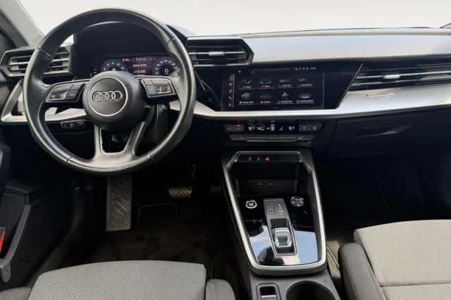 Audi A3 (2023) thumbnail 8