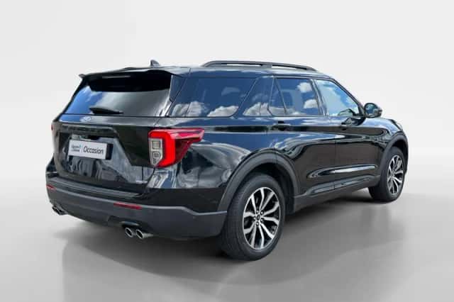 Ford Explorer (2022) thumbnail 2