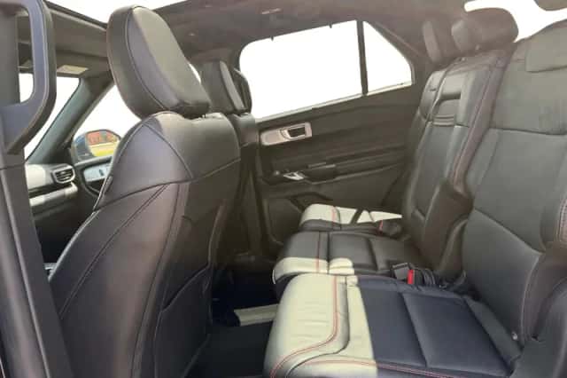 Ford Explorer (2022) thumbnail 6