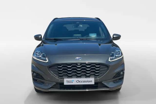 Ford Kuga (2023) thumbnail 2