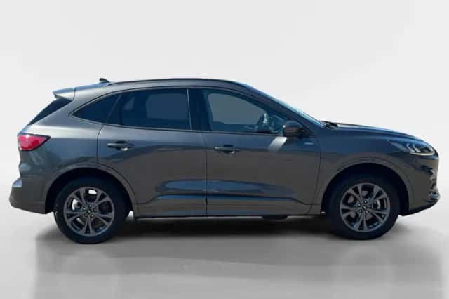 Ford Kuga (2023) thumbnail 4
