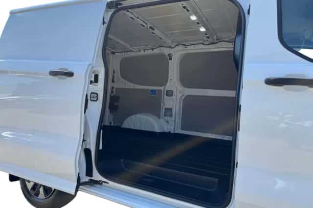 Ford E-Transit Custom (2026) thumbnail 8