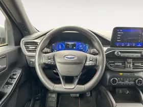 Ford Kuga (2023) thumbnail 9