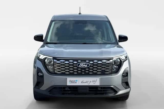 Ford E-Transit Courier (2026) thumbnail 2