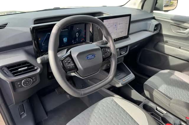 Ford E-Transit Courier (2026) thumbnail 16