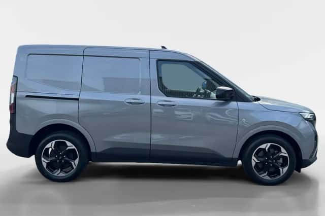Ford E-Transit Courier (2026) thumbnail 4