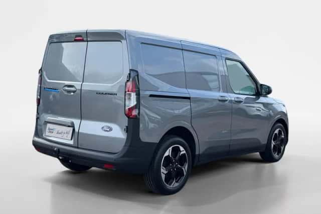 Ford E-Transit Courier (2026) thumbnail 6