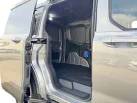 Ford E-Transit Courier (2026) thumbnail 6