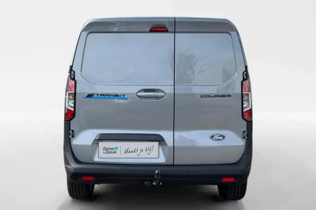 Ford E-Transit Courier (2026) thumbnail 7