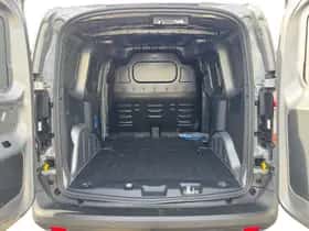Ford E-Transit Courier (2026) thumbnail 9