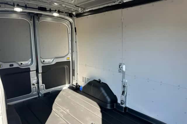 Ford Transit (2024) thumbnail 22