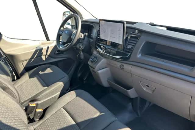Ford Transit (2024) thumbnail 9