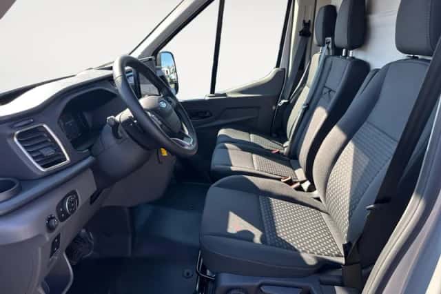Ford Transit (2024) thumbnail 10