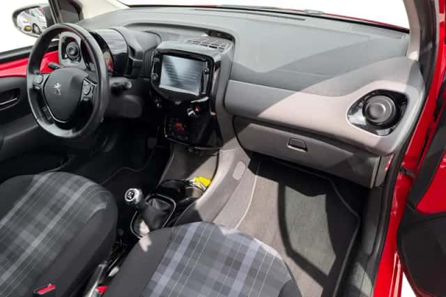 Peugeot 108 (2018) thumbnail 3