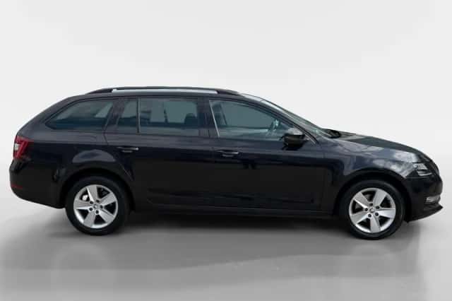 Škoda Octavia (2018) thumbnail 6
