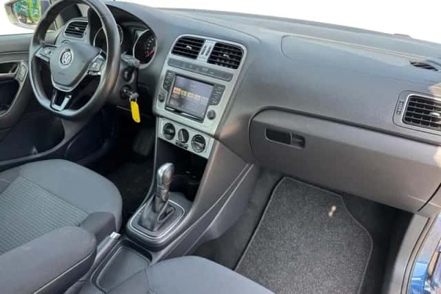 Volkswagen Polo (2016) thumbnail 3