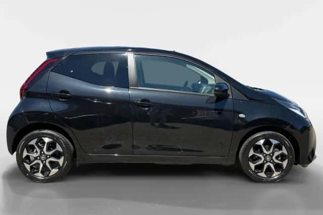 Toyota Aygo (2021) thumbnail 4