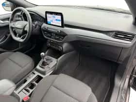 Ford Focus (2023) thumbnail 3