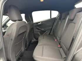 Ford Focus (2023) thumbnail 6