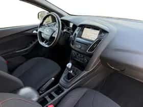 Ford Focus (2017) thumbnail 3