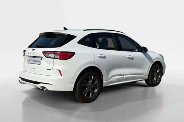 Ford Kuga (2023) thumbnail 2