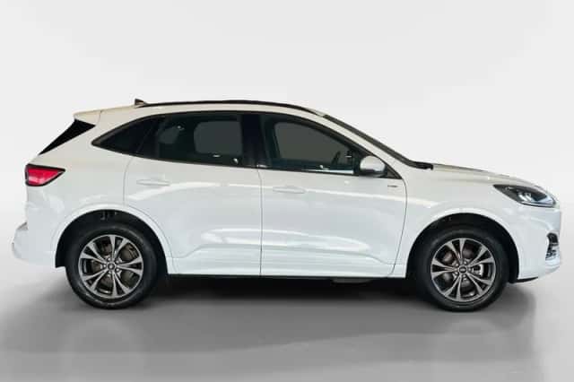 Ford Kuga (2023) thumbnail 4
