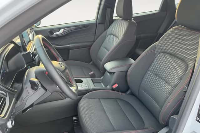 Ford Kuga (2023) thumbnail 5