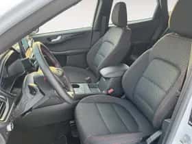Ford Kuga (2023) thumbnail 5