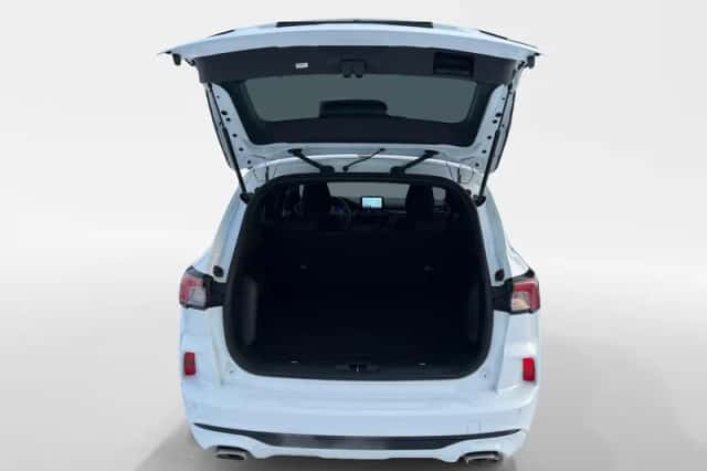 Ford Kuga (2023) thumbnail 6
