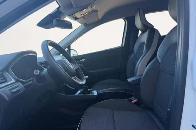 Renault Captur (2021) thumbnail 5