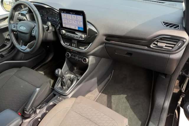 Ford Fiesta (2023) thumbnail 3