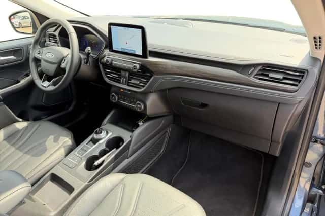 Ford Kuga (2022) thumbnail 3