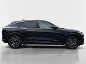 Ford Mustang Mach-E (2026) thumbnail 5