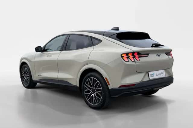 Ford Mustang Mach-E (2026) thumbnail 11