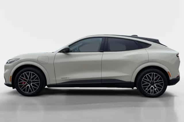 Ford Mustang Mach-E (2026) thumbnail 12
