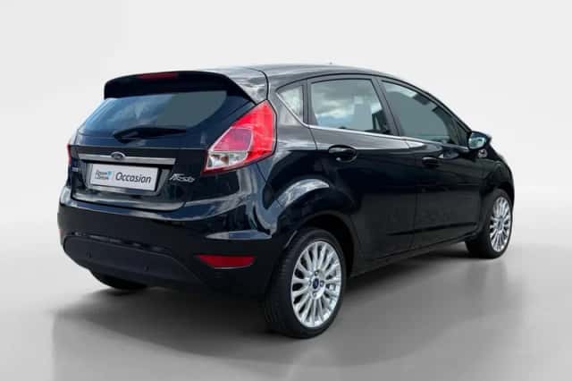 Ford Fiesta (2014) thumbnail 2