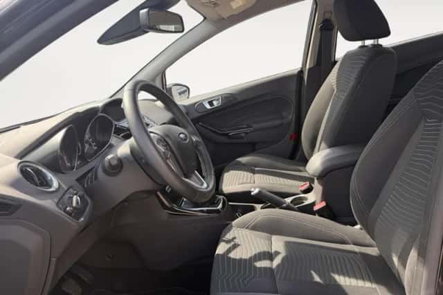 Ford Fiesta (2014) thumbnail 5