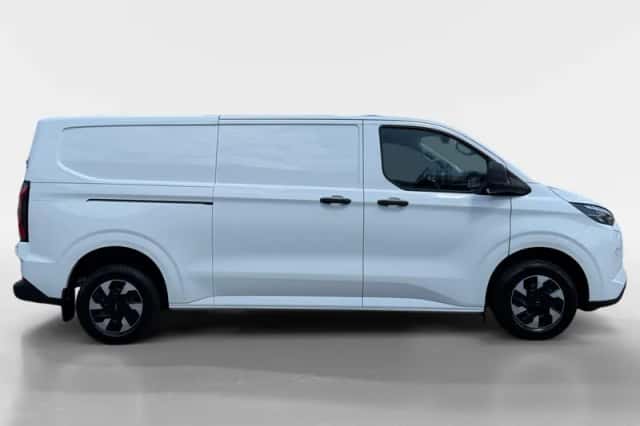 Ford E-Transit Custom (2026) thumbnail 5