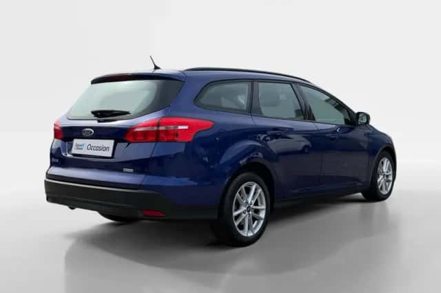 Ford Focus (2016) thumbnail 2