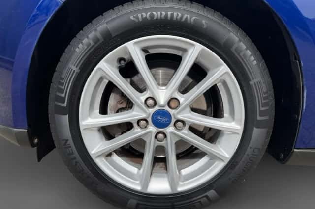 Ford Focus (2016) thumbnail 16