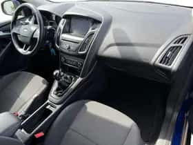 Ford Focus (2016) thumbnail 3